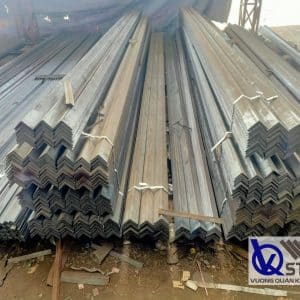 Sắt hình V Nhà Bè đen cứng cáp, chắc chắn, chịu lực tốt, không bị nứt gãy, cong vênh khi bị tác động