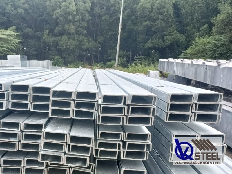 Thép U Trung Quốc mạ kẽm nhúng nóng chống ăn mòn cao, tuổi thọ có thể lên đến 70 năm
