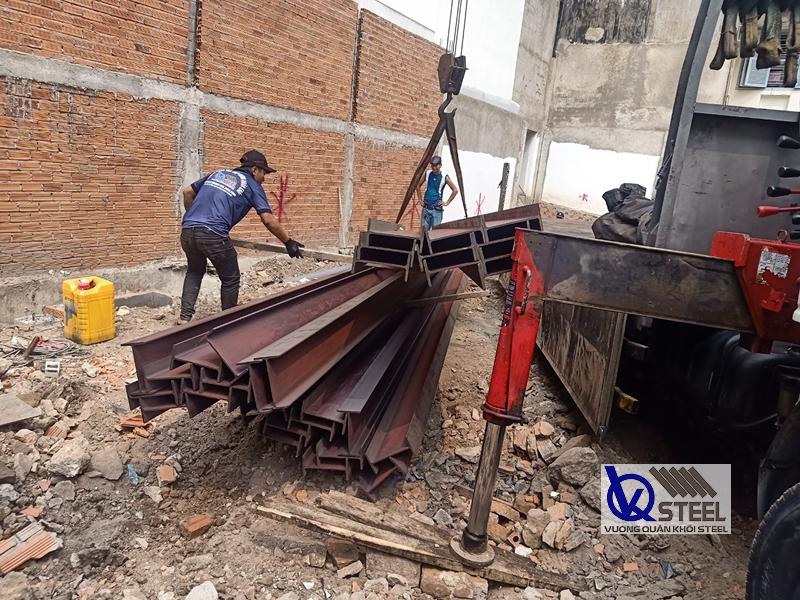 Giao 6 tấn thép hình I200 cho Công ty Kỹ thuật Nam Việt để xây dựng kho hàng ở Đồng Nai