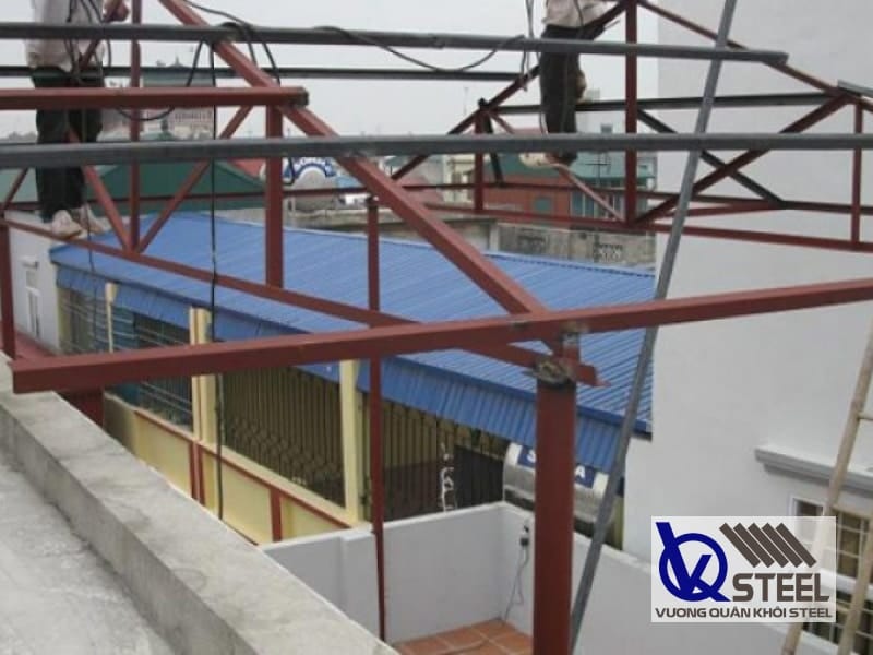 Ứng dụng thép V50 làm kết cấu mái nhà