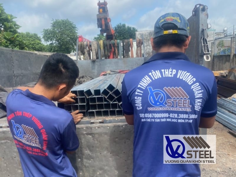Vương Quân Khôi cung cấp thép hộp làm thang chữ A bền chắc, giá rê