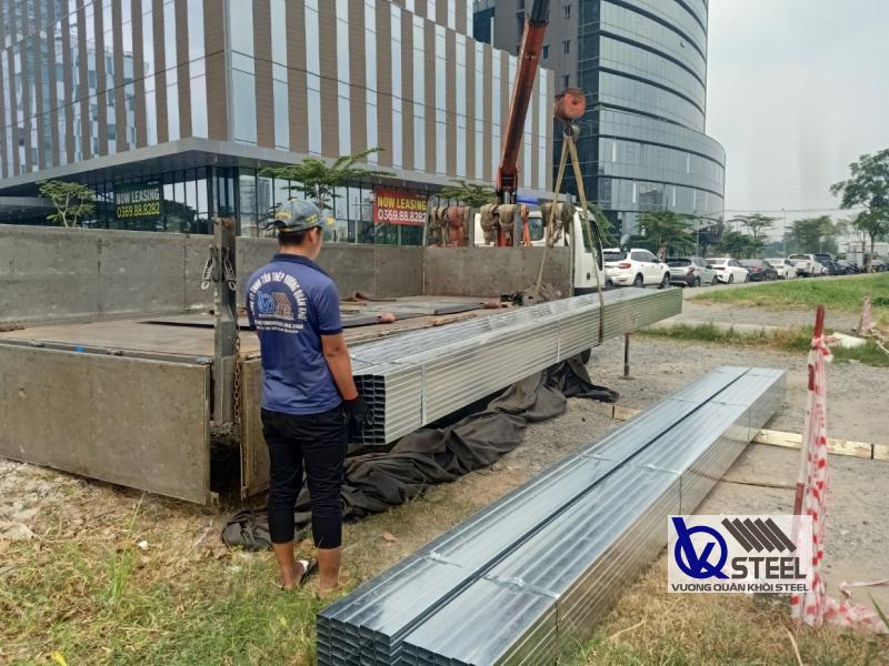 Giao 5 tấn thép hộp mạ kẽm Ánh Hòa đến dự án cải tạo chung cư ở Quận 2
