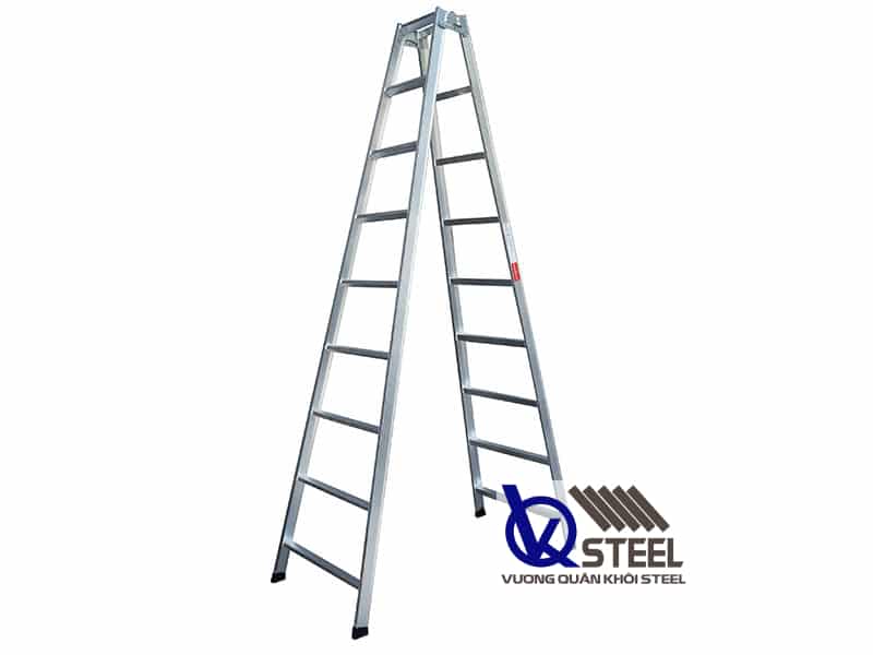 Thang thép hộp chữ A được làm từ thép hộp, có hình dạng giống chữ A, kết cấu đơn giản, bền chắc