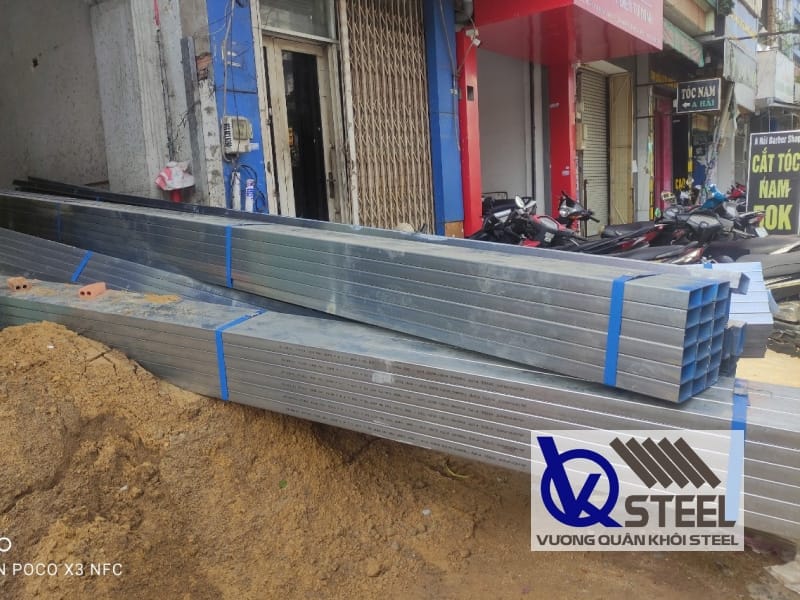 Thép hộp Hồng Ký được sản xuất theo quy trình công nghệ hiện đại, đảm bảo chất lượng, bền chắc, chiu lực tốt