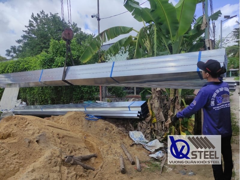 1 cây sắt hộp bao nhiêu kg