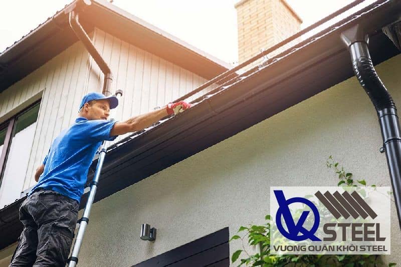 Máng nước mái tôn được hình thành từ các tấm tôn kẽm hoặc tôn màu có hình dạng chữ U
