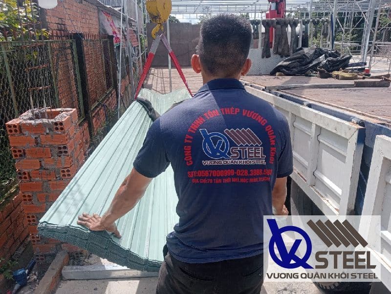 Mua tôn Hoa Sen chất lượng tại Vương Quân Khôi Steel