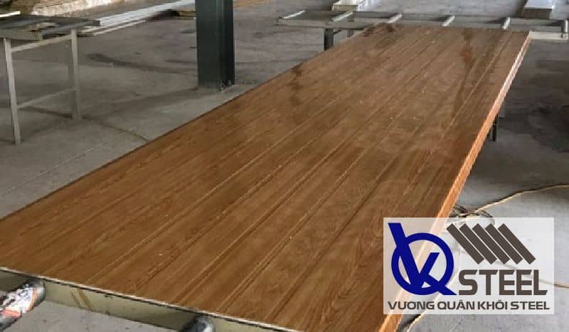 Thông tin tổng quan về tôn xốp giả gỗ