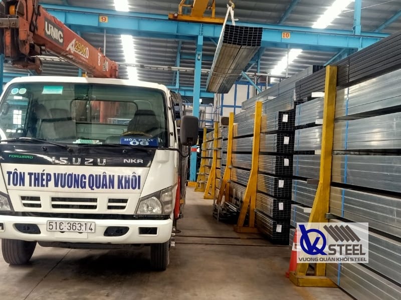 Vương Quân Khôi - Đại lý sắt hộp 20x60 uy tín