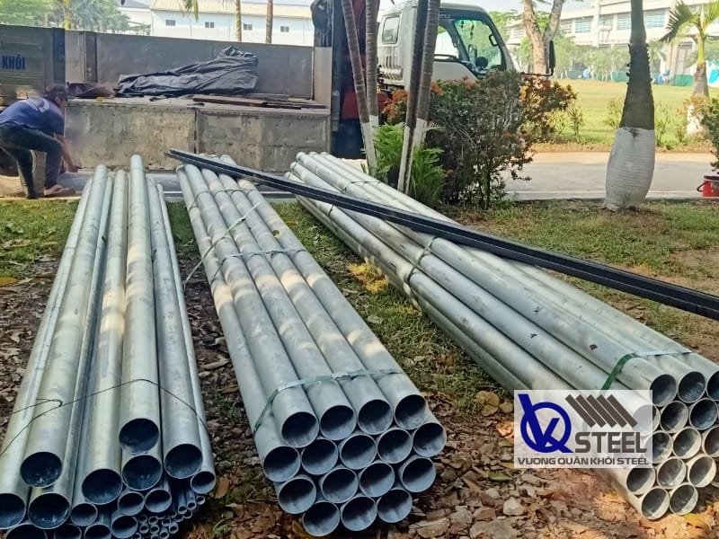Ống thép mạ kẽm nhúng nóng là loại ống thép được mạ kẽm bề mặt bằng phương pháp nhúng kẽm nóng