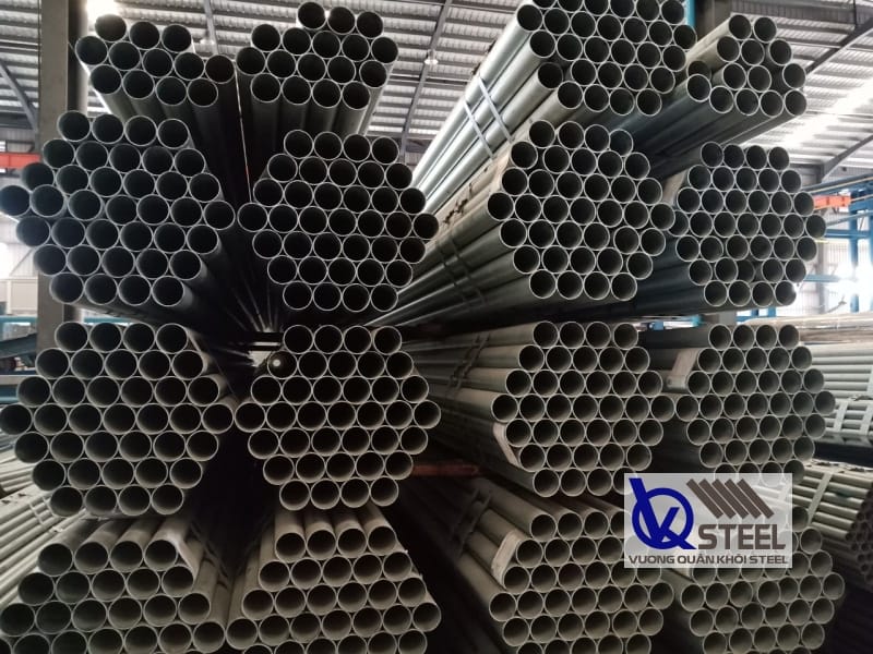 Ống thép mạ kẽm phi 42 có khả năng chống ăn mòn, cứng cáp, bền bỉ, chịu lực tốt