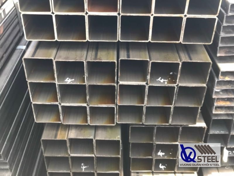 Thép hộp 100x100 là loại thép hộp kích thước lớn, có khả năng chịu lực cao, ứng dụng đa dạng