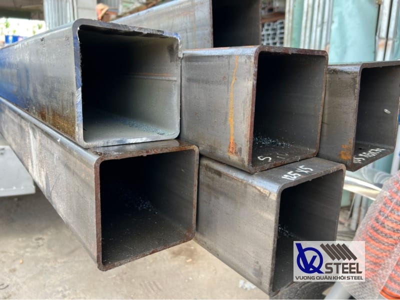 Sắt hộp 80x80 chịu lực tốt với độ dày đa dạng, nhiệt độ nóng chảy cao