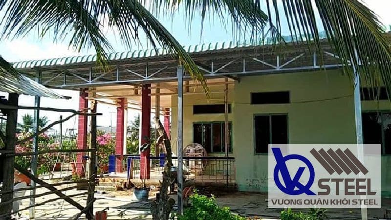 Ưu điểm, cấu tạo mái tôn che sân