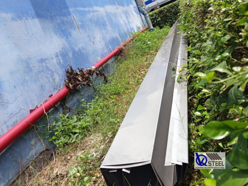 Giao 70m máng xối inox cho công trình tại Khu Nông nghiệp Công nghệ cao, đường Phạm Văn Cội – Củ Chi