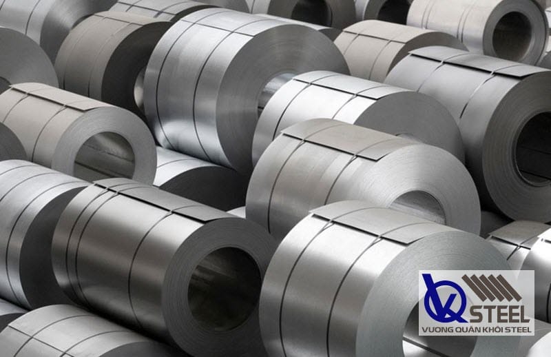 Thép cán nóng được tạo ra bằng cách đun chảy kim loại với mức nhiệt cao