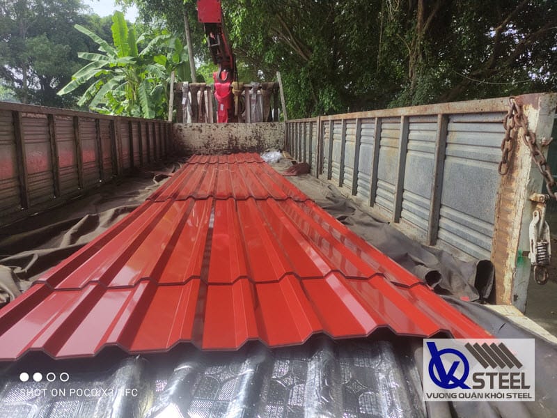 Mẫu tôn cách nhiệt Nam Kim màu đỏ tươi