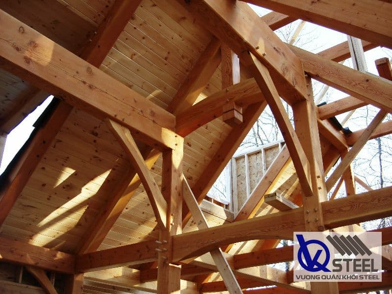 So sánh xà gồ gỗ và xà gồ thép