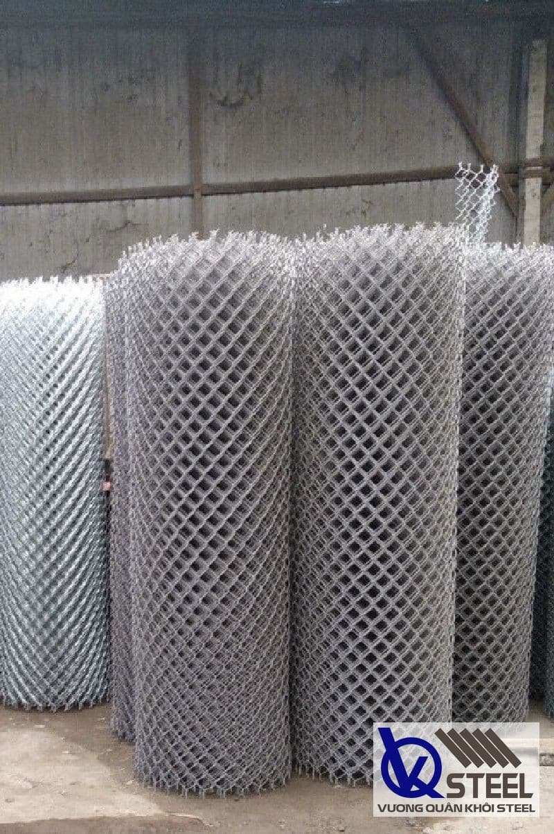 Lưới B40 mạ kẽm là sản phẩm nổi bật với bề mặt sáng bóng, mượt mà và thẩm mỹ cao