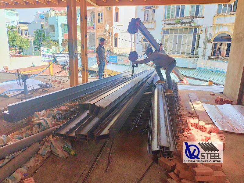 Giao 2 tấn thép I100 đợt 2 cho công trình xây dựng nhà tiền chế dân dụng ở Nhà Bè