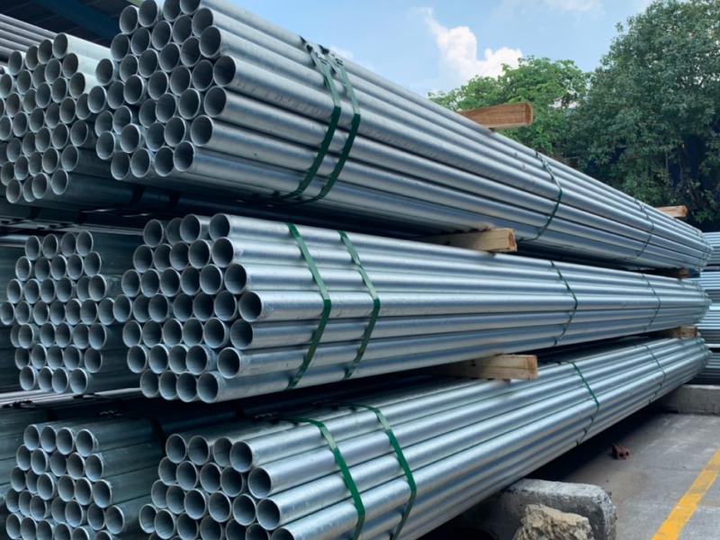 Thép ống mạ kẽm nhúng nóng Hòa Phát có lớp mạ dày, chống oxy hóa rất tốt, phù hợp các ứng dụng ven biển, môi trường hóa chất