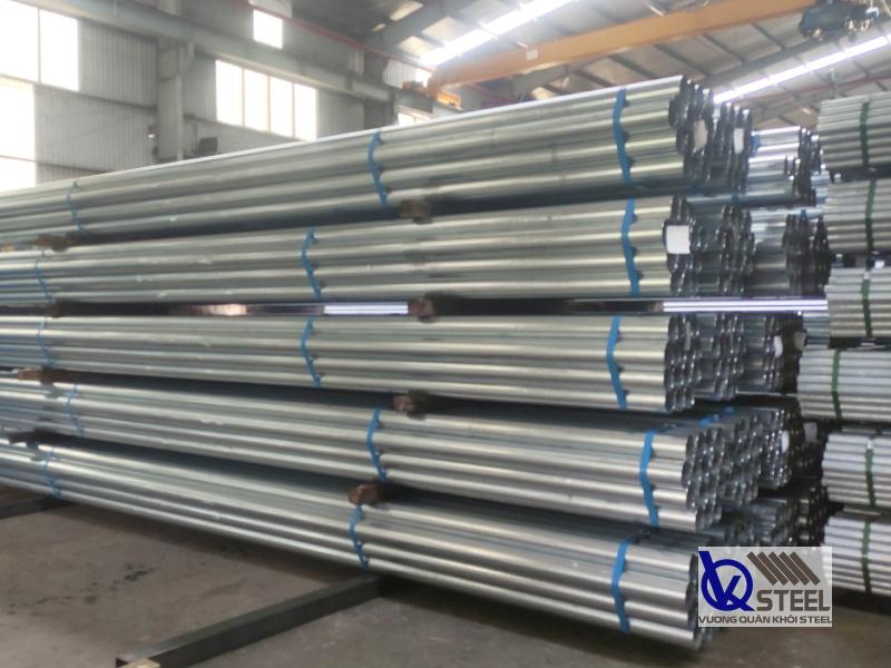 Lớp phủ mạ kẽm của ống kẽm Hòa Phát có độ bám tốt, ít bong tróc, chống rí sét gấp 2 - 3 lần thép ống thông thường