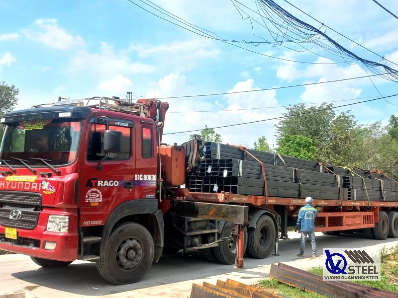 Mua thép hộp đen Hòa Phát tại Tôn Thép VQK được vận chuyển tận nơi, giá gốc nhà máy, ưu đãi cho đơn hàng lớn