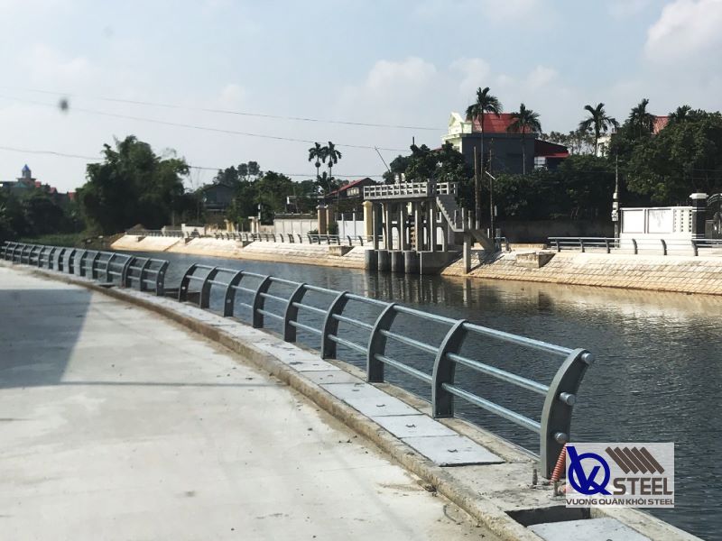 Chọn thép ống đen Hòa Phát phi nhỏ nếu dùng làm lan can, ứng dụng chịu lực thấp