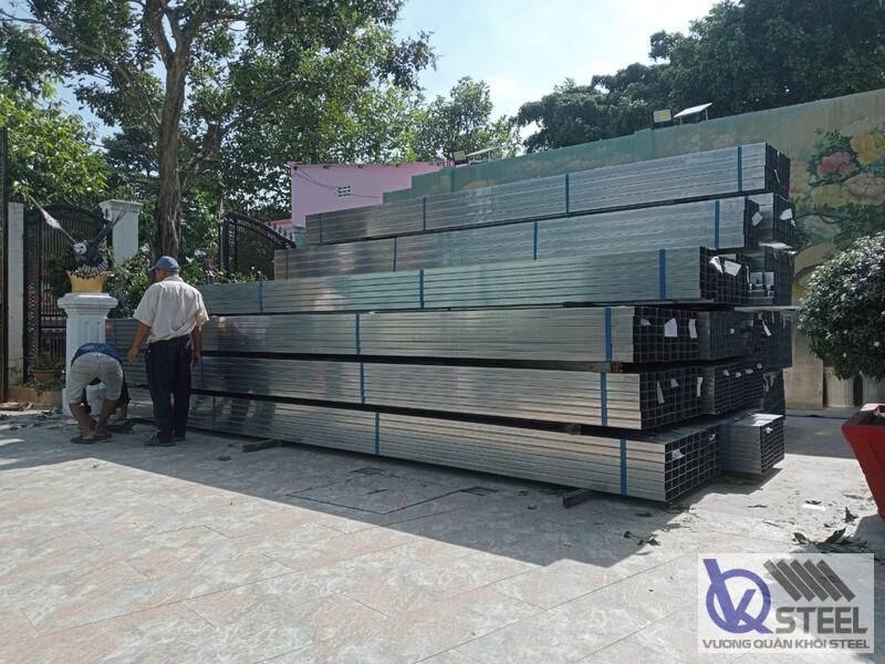 Cung cấp 600 cây thép hộp đen 25x25 dày 1.0mm làm khung mái tôn cho công trình nhà phố tại phường Tân Quý