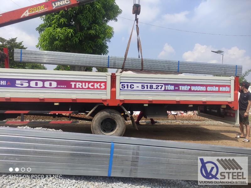 Giao thép hộp vuông Hòa Phát cho xưởng cơ khí nhỏ