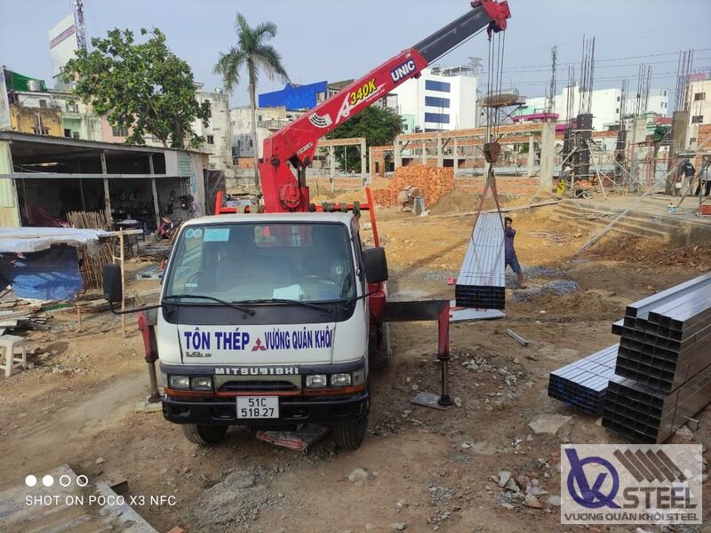 Giao 2.5 tấn thép hộp vuông 60x60 dày 1.8 mm cho công trình nhà xưởng kết hợp quán cà phê tại phường 14, đường Phạm Văn Chí