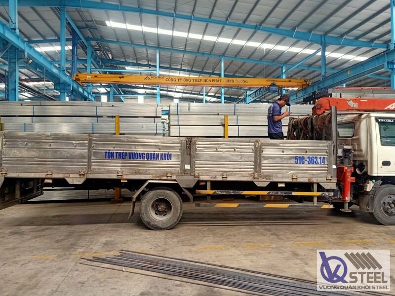 Vận chuyển thép hộp Hoa Sen theo cây lẻ phục vụ sửa chữa nhà ở Phường 10, Quận 4