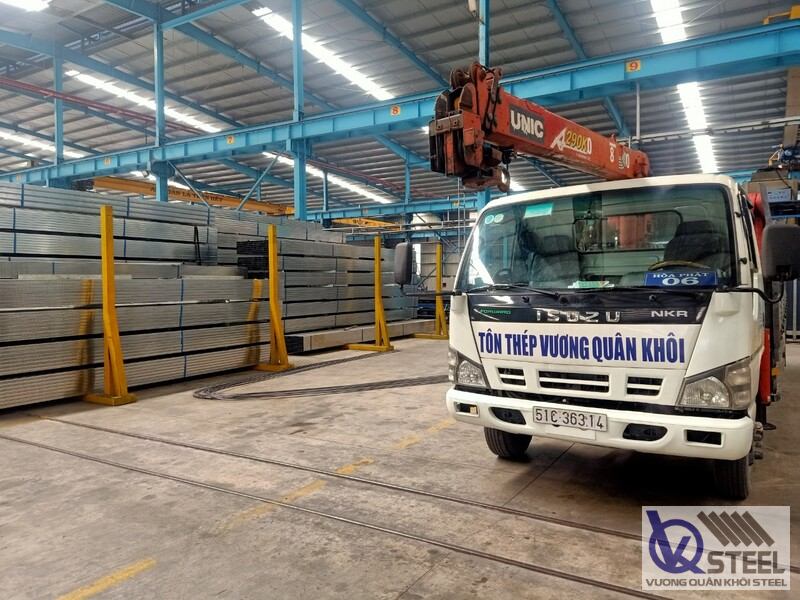 Giao 70 cây thép hộp mạ kẽm Hoa Sen 20x40x1.2mm làm khung mái hiên tại Phường 3, đường Quang Trung