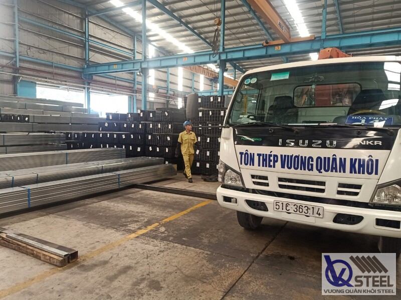 Bàn giao 45 cây thép hộp 25x50x1.2mm dùng làm khung phụ trợ tại Phường 11, đường Trương Quốc Dung