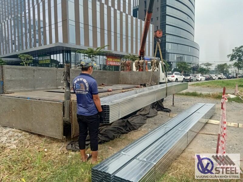 Giao 1,5 tấn thép hộp mạ kẽm Hoa Sen 40x80x2.0mm tại xã Tân Phú, Gò Công Đông