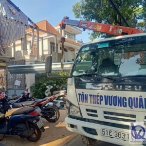 Giao 250 cây thép hộp mạ kẽm 100x100x2.0ly cho công trình nhà xưởng KCN Vĩnh Lộc, Bình Tân, TP.HCM