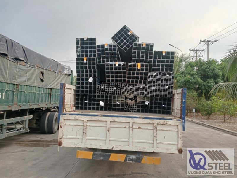 Giao 150 cây thép hộp mạ kẽm nhúng nóng 100x100x3.0ly cho công trình kết cấu thép KCN Tân Tạo, TP.HCM
