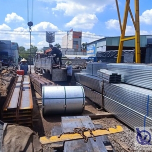 Giao 400 cây thép hộp 13x26x0.8mm cho khung tường và giá đỡ nhà dân tại Tiền Giang