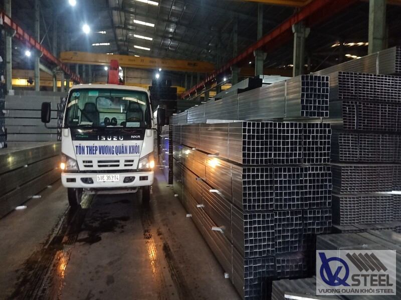 Giao 260 cây thép hộp Hòa Phát 25x25x1.0mm cho hạng mục khung trần và khung bảng hiệu ở Tân An, Long An