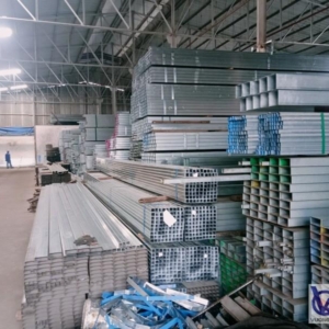 Giao 3,6 tấn thép hộp 50x100x1.2 ly Hoa Sen cho dự án kết cấu mái che - khu dân cư tại Quận 12, TP.HCM