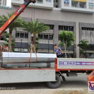 Giao 2,8 tấn thép hộp 25x25x1.0 ly Hoa Sen cho xưởng cơ khí làm khung kệ tại TP. Thủ Đức, TP.HCM