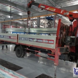Giao 0,9 tấn thép hộp mạ kẽm 25x25 Hoa Sen cho công trình cải tạo mặt tiền – biển quảng cáo tại Quận 5, TP.HCM