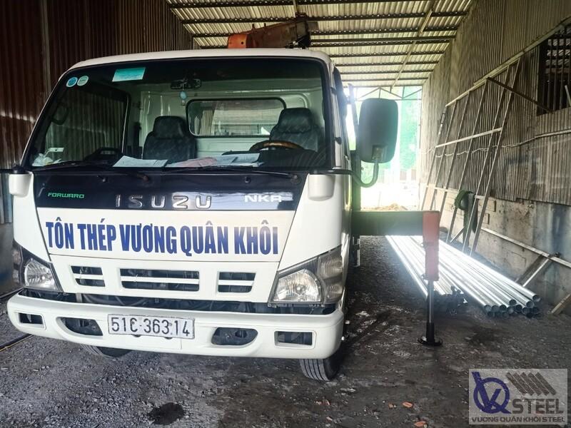 Cung cấp 150 cây ống tròn mạ kẽm Hòa Phát phi 21 x 1.1mm thi công hàng rào tại Bà Điểm, Hóc Môn