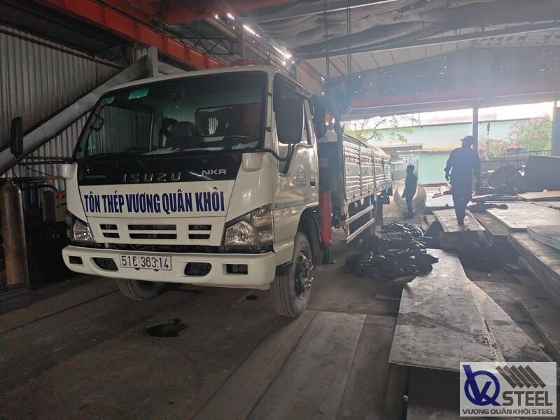Giao 1,6 tấn thép ống Hoa Sen phi 48 thi công mái che nhà phố tại đường Phạm Thế Hiển, Phường 5, Quận 8