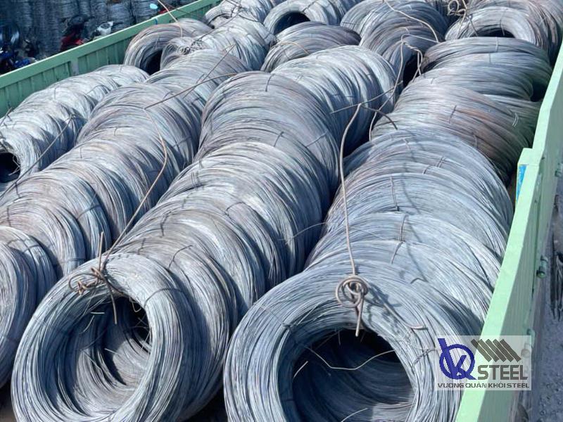 Dây kẽm buộc đen 1ly được hấp mềm nên có độ dẻo cao, dễ xoắn mà không đứt gãy