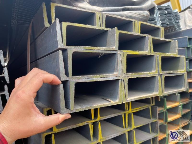 Giao 40 cây thép U120 x 50 làm xà gồ mái cho xưởng cơ khí tại xã Đông Thạnh, đường Đặng Thúc Vịnh