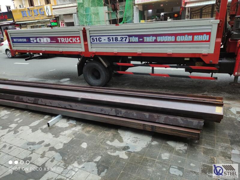 Giao 180 cây thép V63 tại An Phú Đông, Quận 12, thi công hệ khung mái và lan can cho cửa hàng kinh doanh