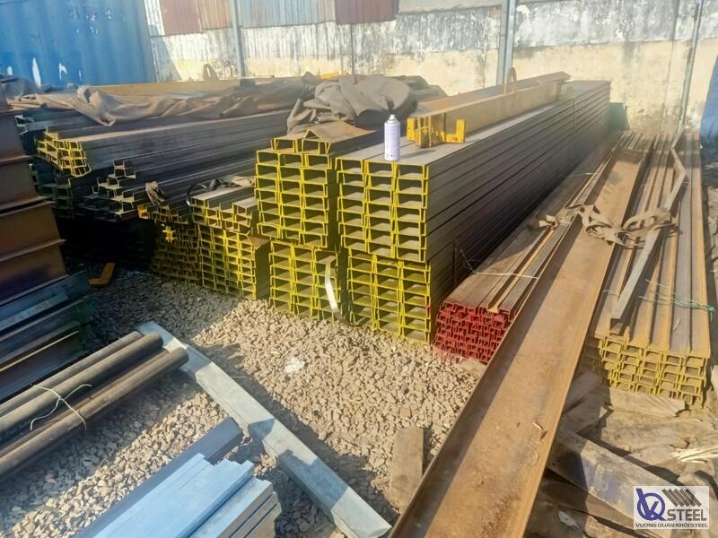 Giao 150 cây thép U120 tại Phú Thuận, Quận 7, làm khung xà gồ và sàn lửng cho căn hộ dịch vụ cải tạo
