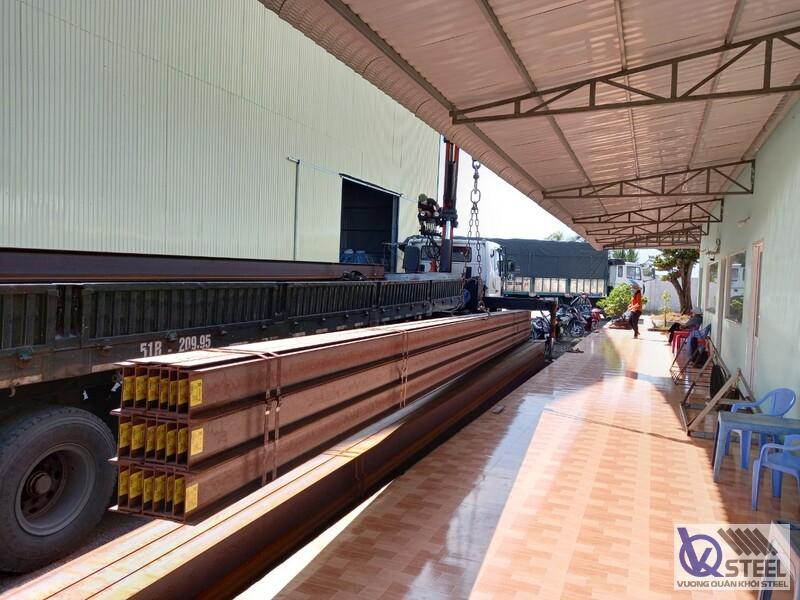 48 cây thép I200 thi công nhà phố kết hợp kho chứa hàng tại khu vực Đức Hòa, Long An