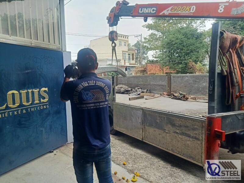 45 cây thép I250 làm khung kho chứa hàng đường Quốc lộ 1A, Quận 12